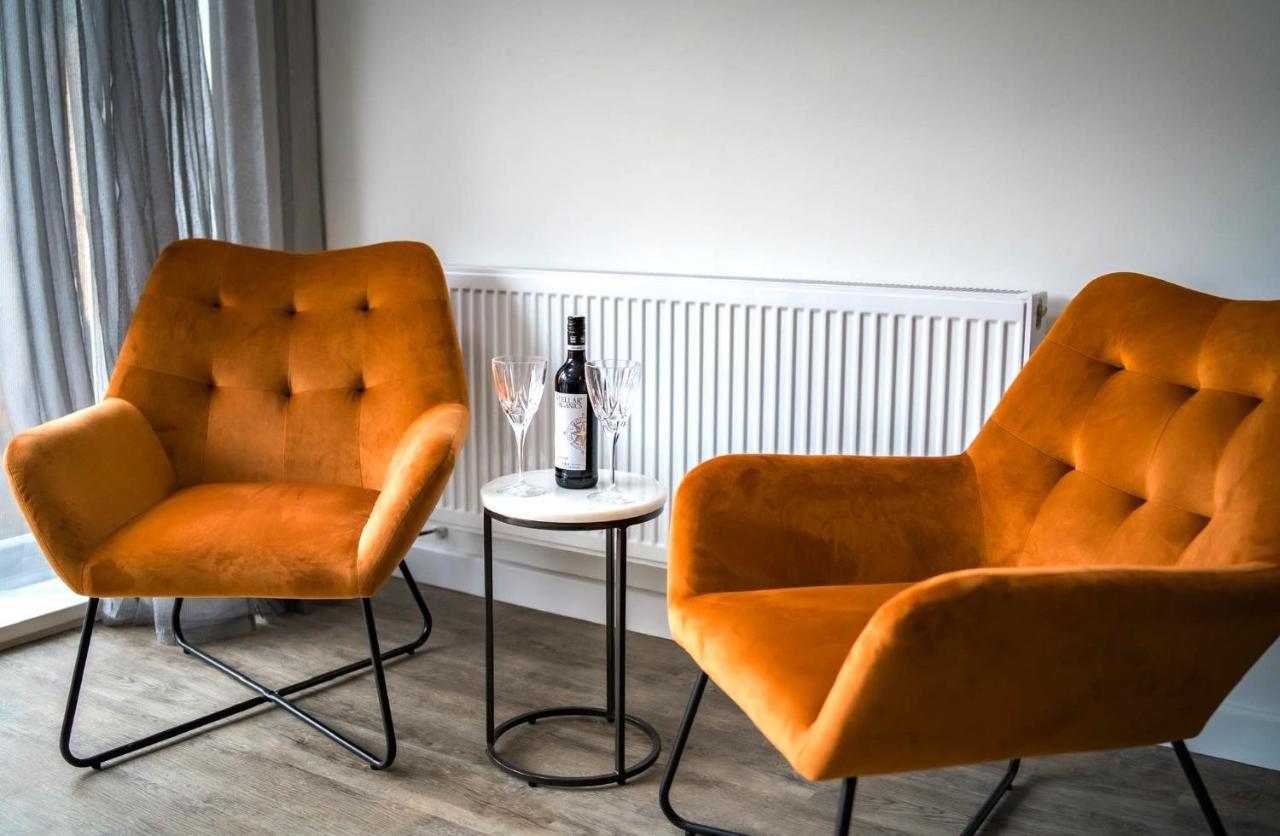 Дом отдыха The Red House Modern Stylish From Walking Distance To Bay And Centre With Parking *